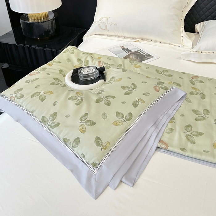 91家纺网 家纺一手货源 找家纺 薇玛仕 2026新款茶小纤60S长绒棉印花镂空款蚕丝夏凉被空调被 轻奢小叶-绿