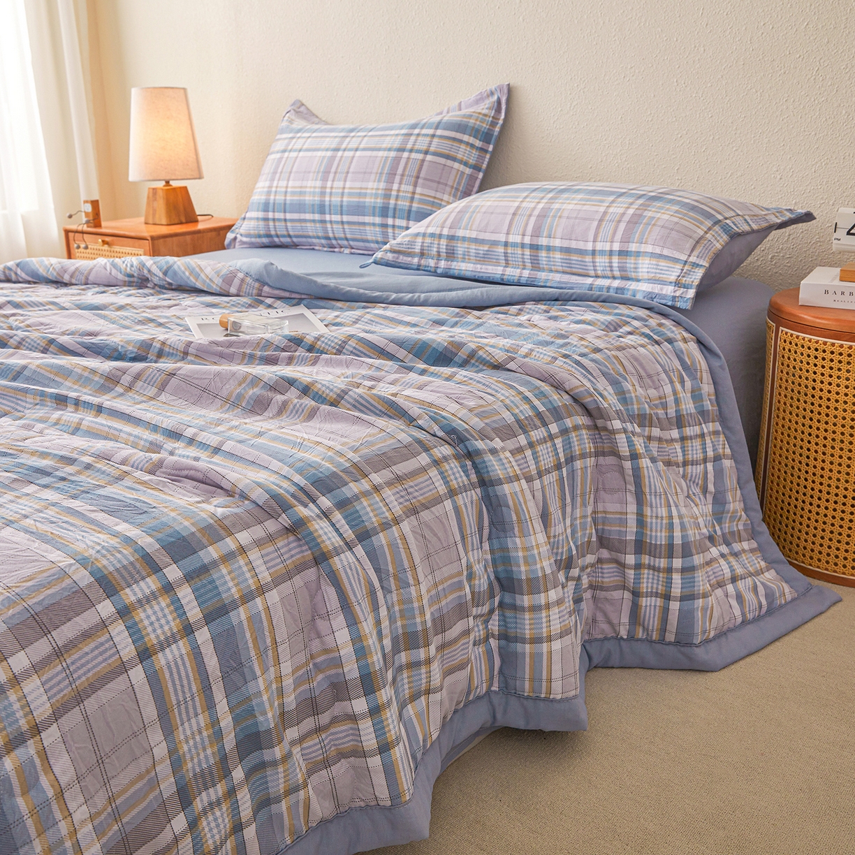 91家纺网 家纺一手货源 找家纺 西域种棉人·千百笠 2026新款A类新疆棉花夏凉被加宽包边水洗棉无印格子印花吸湿透气棉花夏被空调被 格子蓝