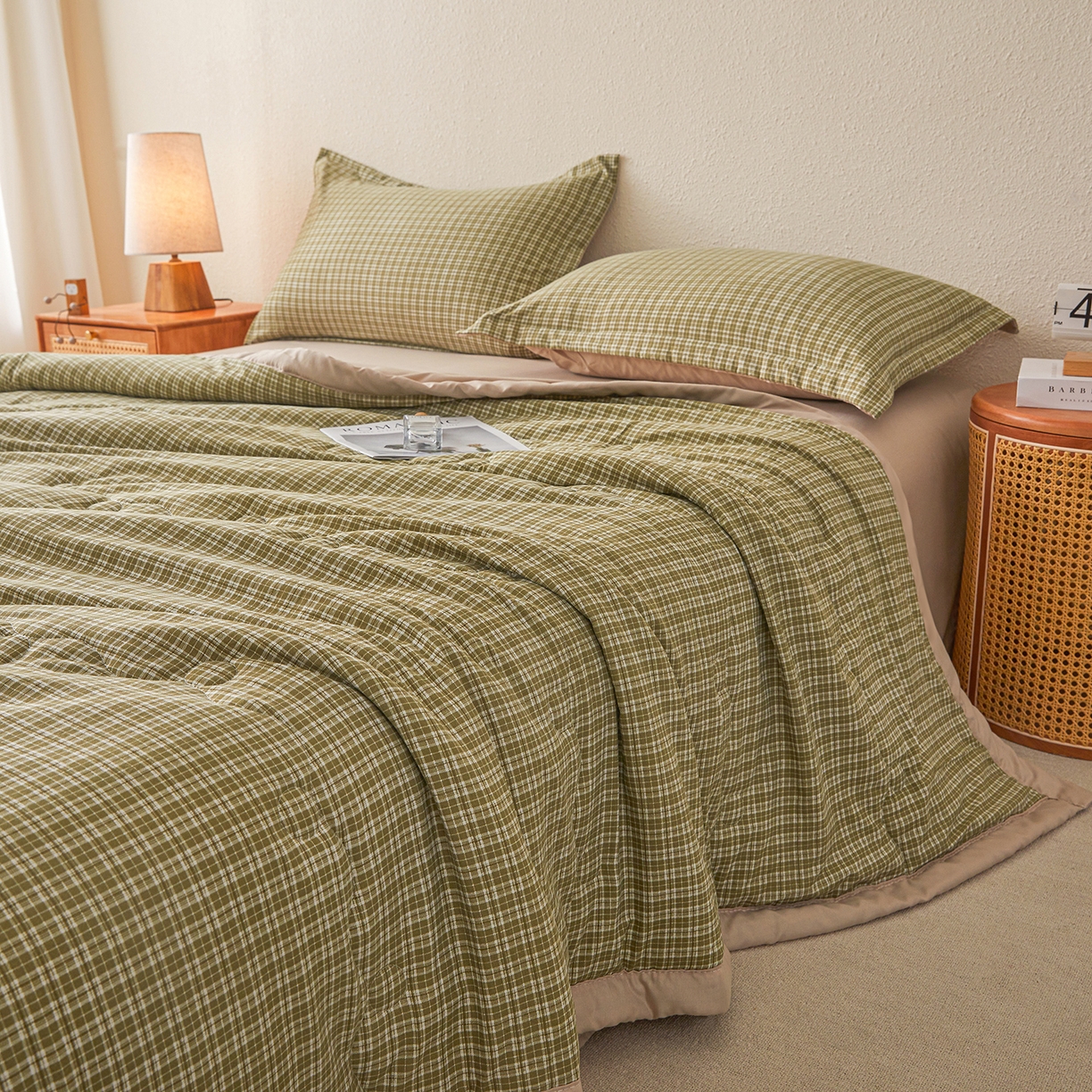 91家纺网 家纺一手货源 找家纺 西域种棉人·千百笠 2026新款A类新疆棉花夏凉被加宽包边水洗棉无印格子印花吸湿透气棉花夏被空调被 小格绿