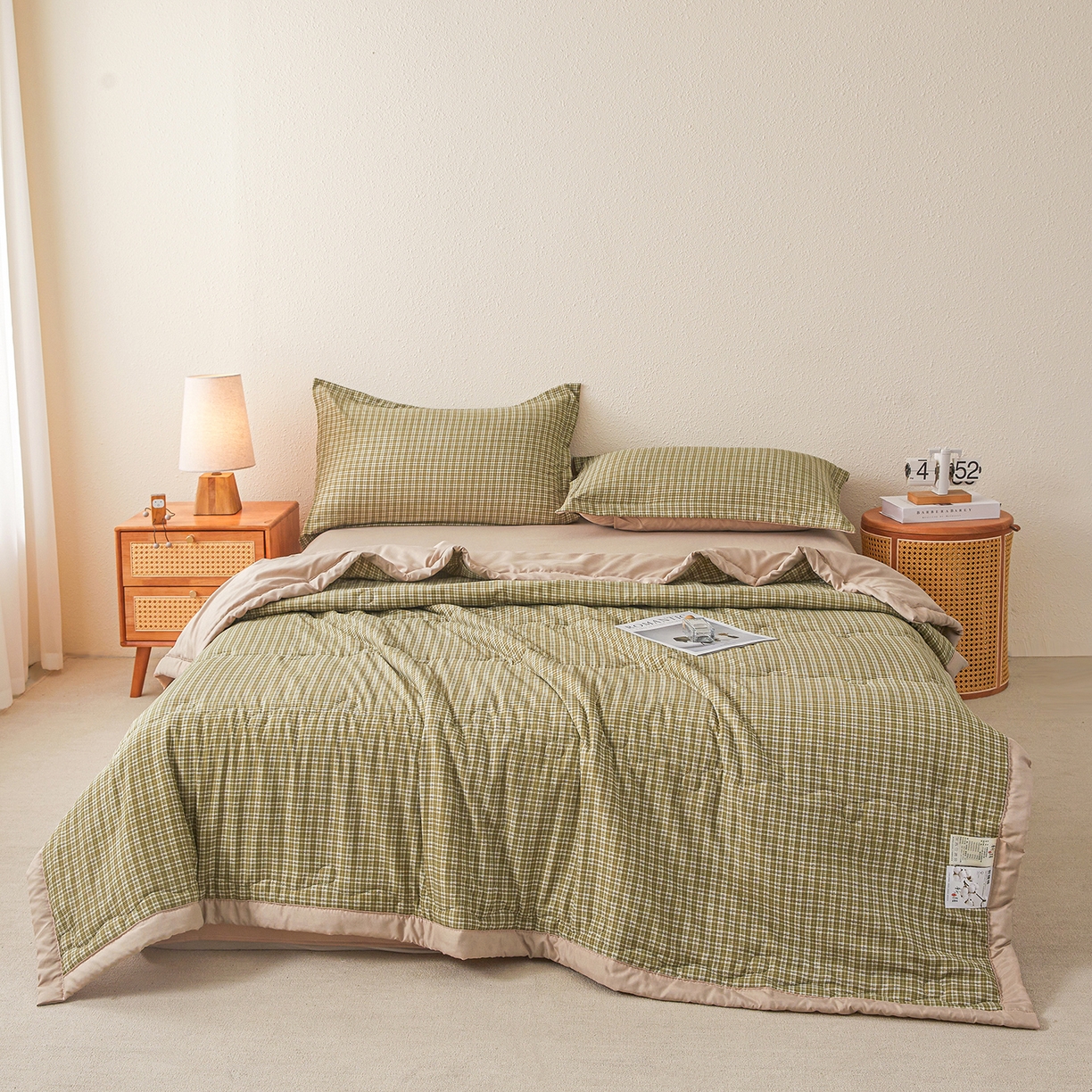 91家纺网 家纺一手货源 找家纺 西域种棉人·千百笠 2026新款A类新疆棉花夏凉被加宽包边水洗棉无印格子印花吸湿透气棉花夏被空调被 小格绿