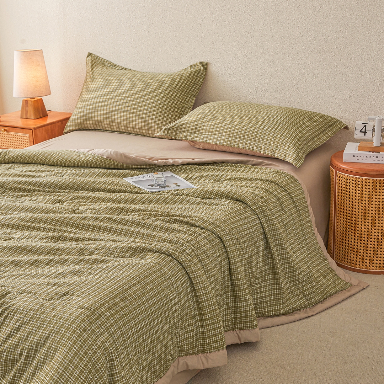 91家纺网 家纺一手货源 找家纺 西域种棉人·千百笠 2026新款A类新疆棉花夏凉被加宽包边水洗棉无印格子印花吸湿透气棉花夏被空调被 小格绿