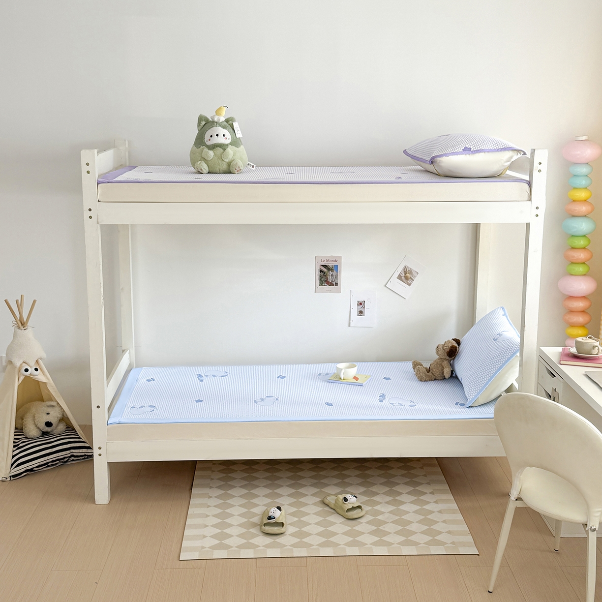 91家纺网 家纺一手货源 找家纺 奇丝雅 2026新款夏季A类冰豆豆凉席冰丝凉席家用冰丝席可机洗水洗单人学生宿舍上下铺寝室 卡皮巴拉-蓝