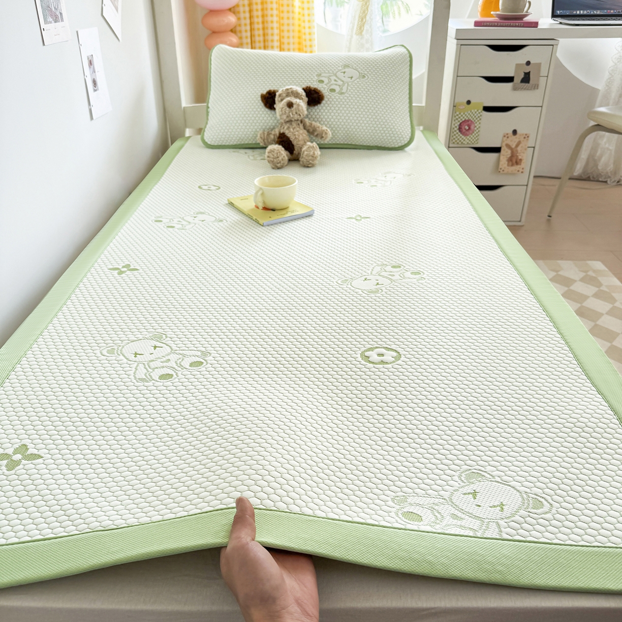 91家纺网 家纺一手货源 找家纺 奇丝雅 2026新款夏季A类冰豆豆凉席冰丝凉席家用冰丝席可机洗水洗单人学生宿舍上下铺寝室 抱抱熊-灰