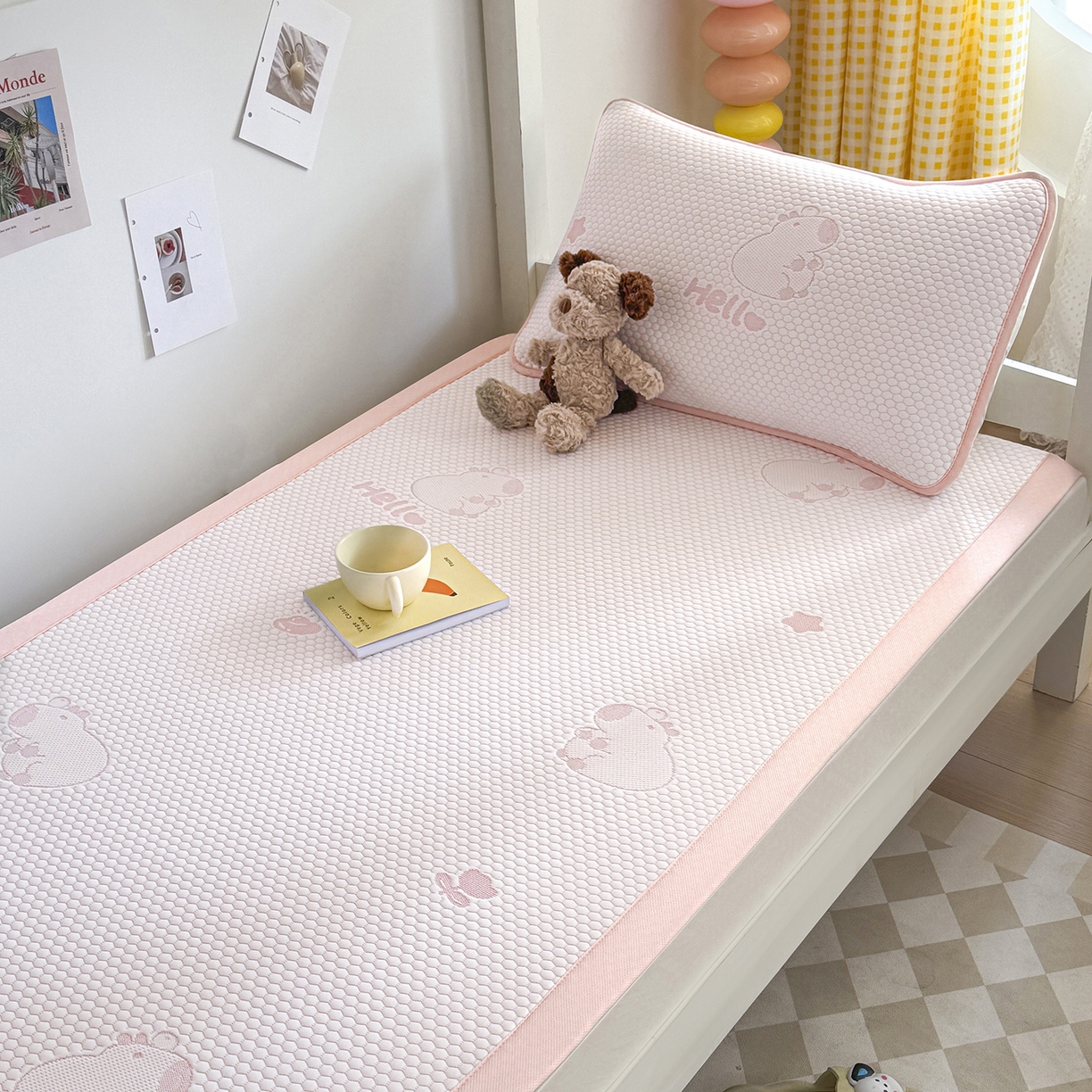 91家纺网 家纺一手货源 找家纺 奇丝雅 2026新款夏季A类冰豆豆凉席冰丝凉席家用冰丝席可机洗水洗单人学生宿舍上下铺寝室 卡皮巴拉-粉