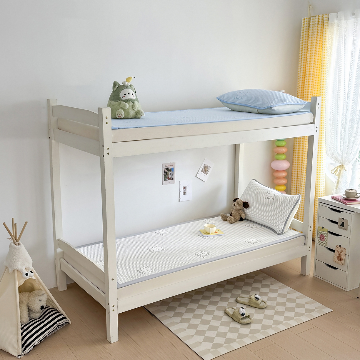 91家纺网 家纺一手货源 找家纺 奇丝雅 2026新款夏季A类冰豆豆凉席冰丝凉席家用冰丝席可机洗水洗单人学生宿舍上下铺寝室 小冰熊-灰