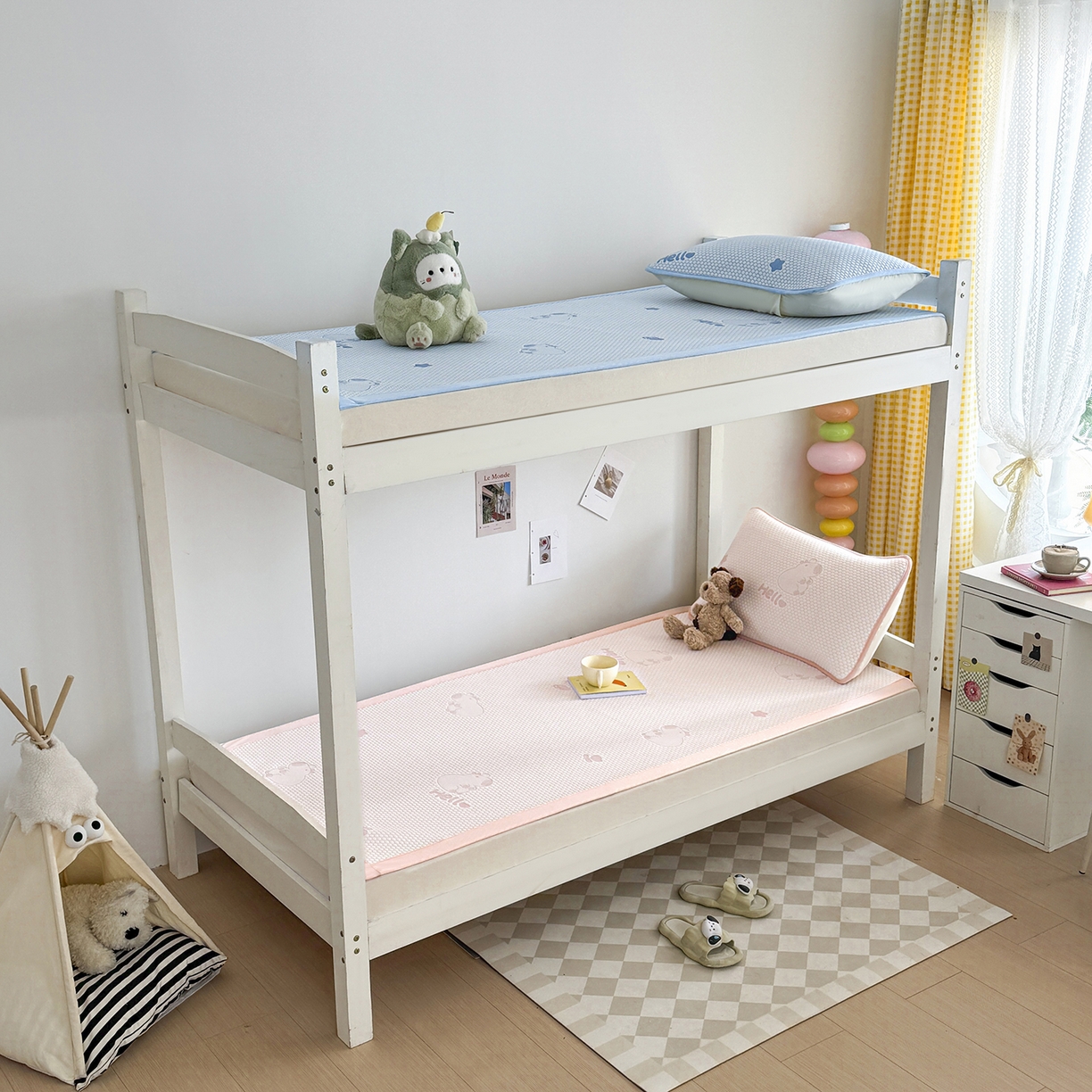 91家纺网 家纺一手货源 找家纺 奇丝雅 2026新款夏季A类冰豆豆凉席冰丝凉席家用冰丝席可机洗水洗单人学生宿舍上下铺寝室 卡皮巴拉-粉