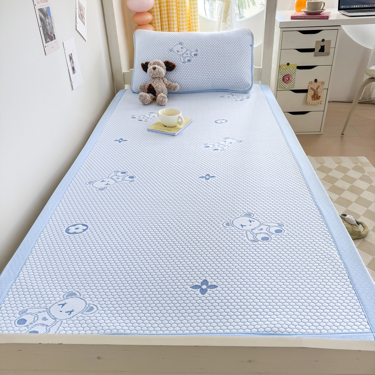 91家纺网 家纺一手货源 找家纺 奇丝雅 2026新款夏季A类冰豆豆凉席冰丝凉席家用冰丝席可机洗水洗单人学生宿舍上下铺寝室 抱抱熊-蓝