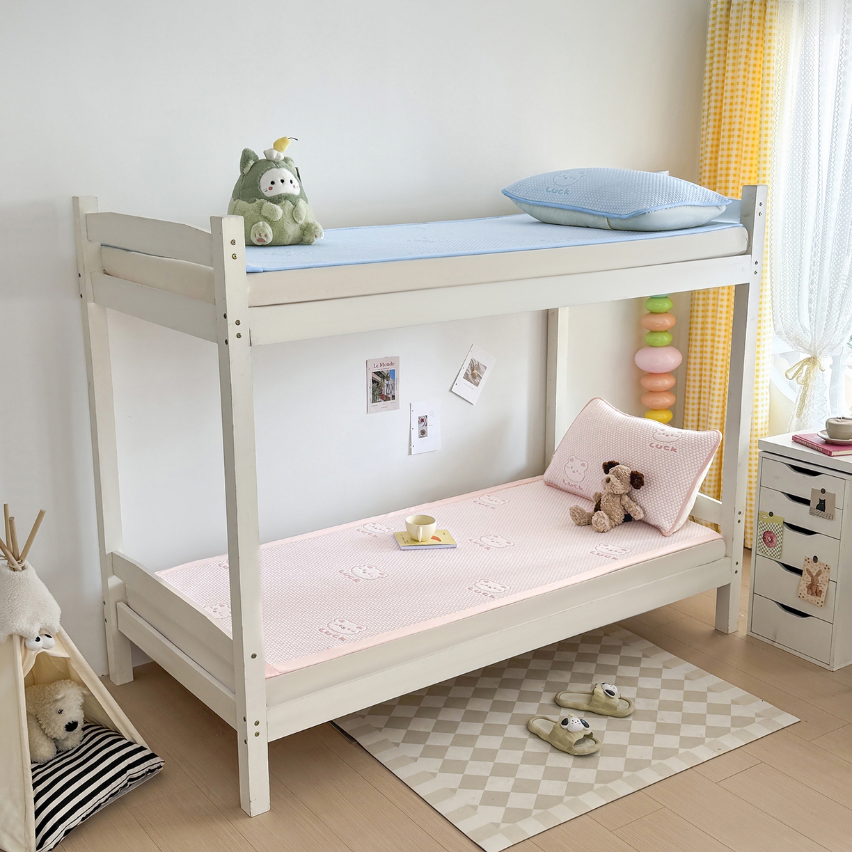 91家纺网 家纺一手货源 找家纺 奇丝雅 2026新款夏季A类冰豆豆凉席冰丝凉席家用冰丝席可机洗水洗单人学生宿舍上下铺寝室 小冰熊-粉