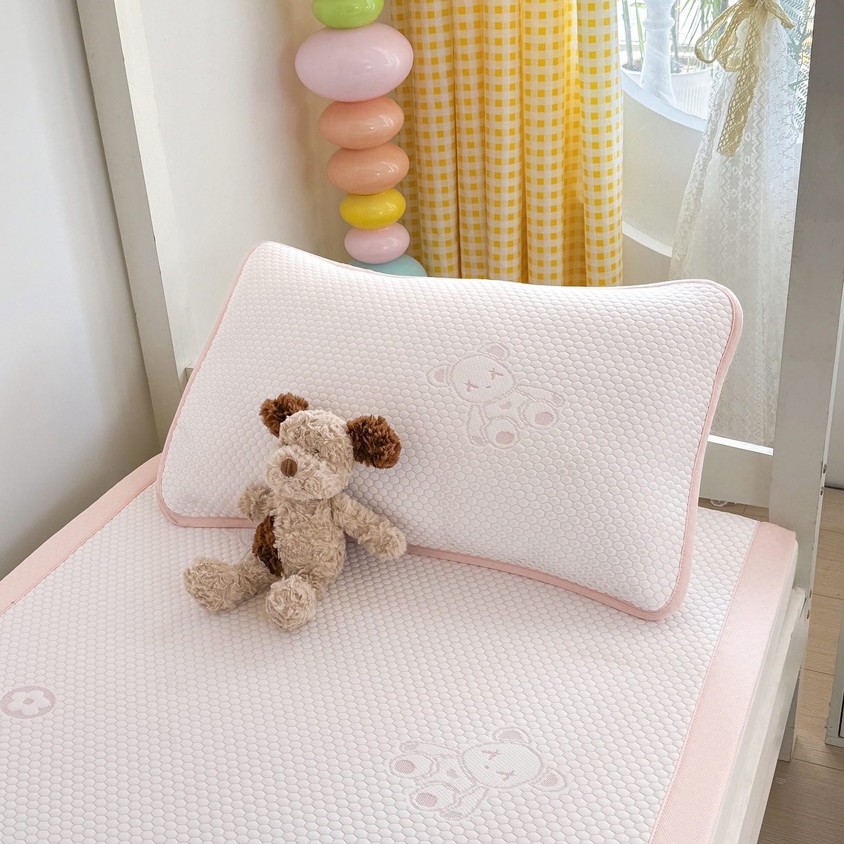 91家纺网 家纺一手货源 找家纺 奇丝雅 2026新款夏季A类冰豆豆凉席冰丝凉席家用冰丝席可机洗水洗单人学生宿舍上下铺寝室 抱抱熊-粉