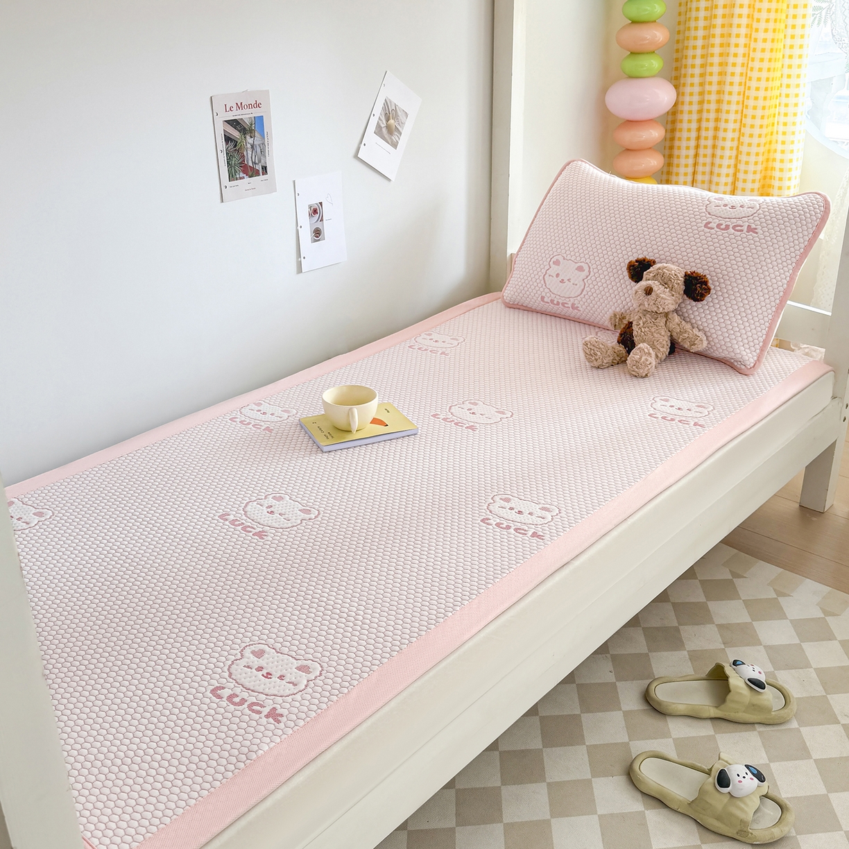 91家纺网 家纺一手货源 找家纺 奇丝雅 2026新款夏季A类冰豆豆凉席冰丝凉席家用冰丝席可机洗水洗单人学生宿舍上下铺寝室 小冰熊-粉