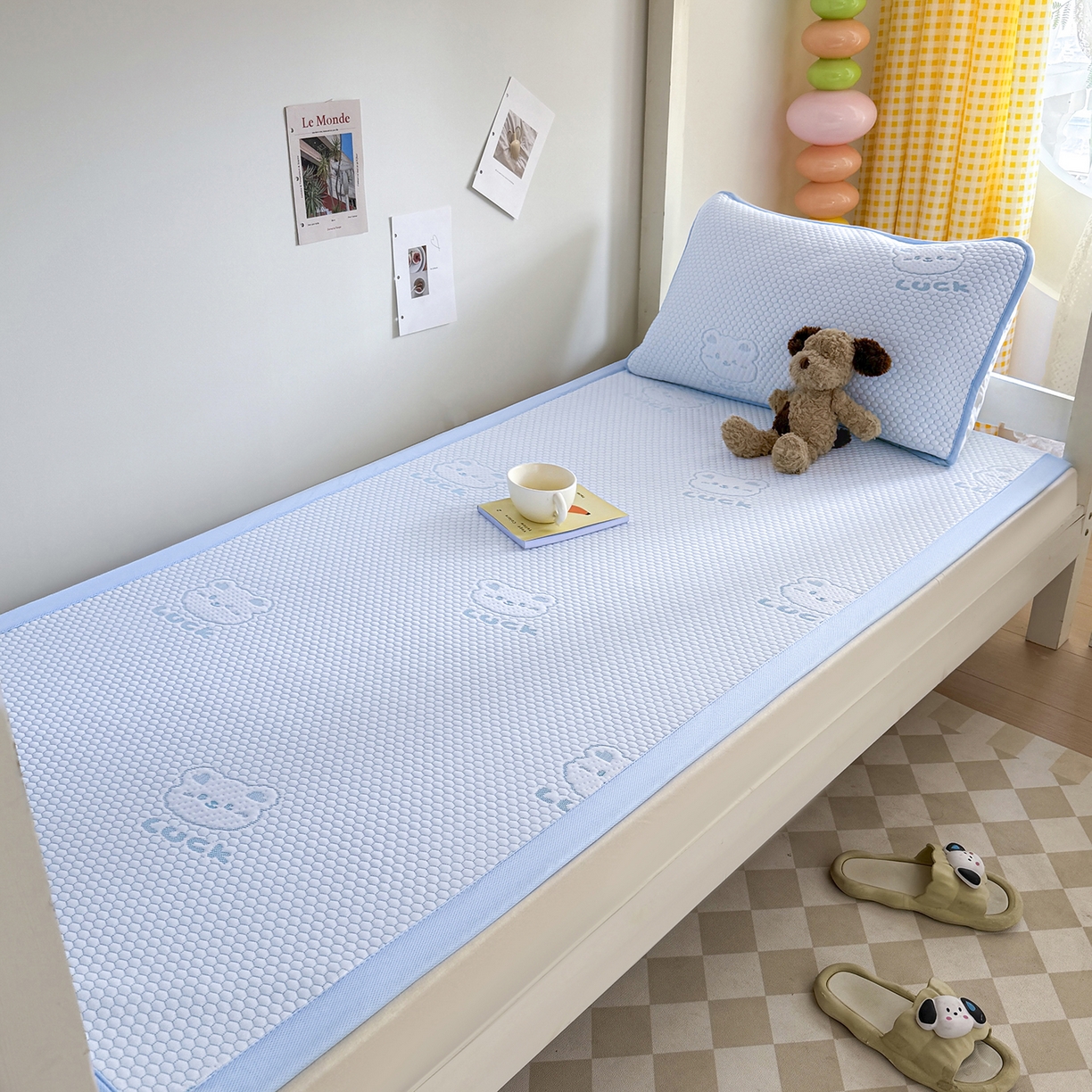 91家纺网 家纺一手货源 找家纺 奇丝雅 2026新款夏季A类冰豆豆凉席冰丝凉席家用冰丝席可机洗水洗单人学生宿舍上下铺寝室 小冰熊-蓝