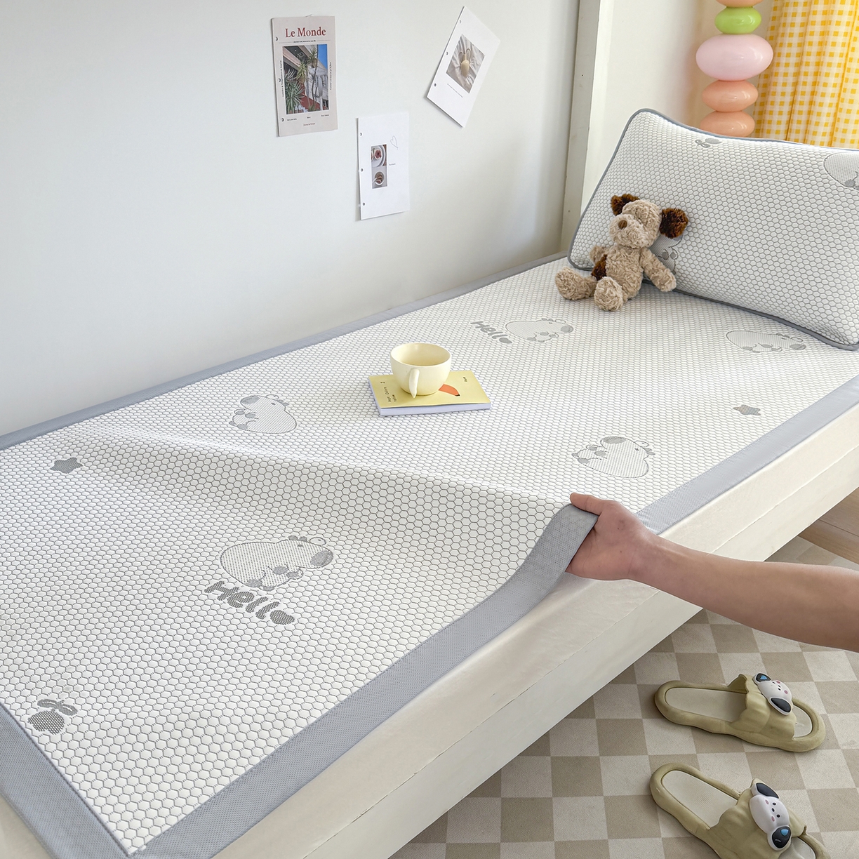 91家纺网 家纺一手货源 找家纺 奇丝雅 2026新款夏季A类冰豆豆凉席冰丝凉席家用冰丝席可机洗水洗单人学生宿舍上下铺寝室 卡皮巴拉-灰