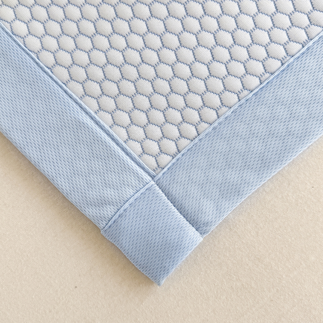 91家纺网 家纺一手货源 找家纺 奇丝雅 2026新款夏季A类冰豆豆凉席冰丝凉席家用冰丝席可机洗水洗单人学生宿舍上下铺寝室 抱抱熊-蓝