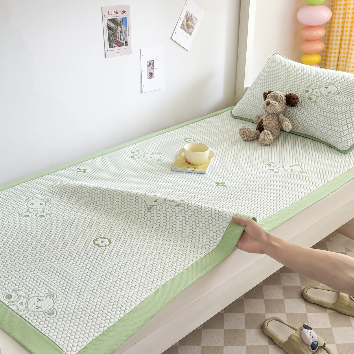 91家纺网 家纺一手货源 找家纺 奇丝雅 2026新款夏季A类冰豆豆凉席冰丝凉席家用冰丝席可机洗水洗单人学生宿舍上下铺寝室 抱抱熊-绿