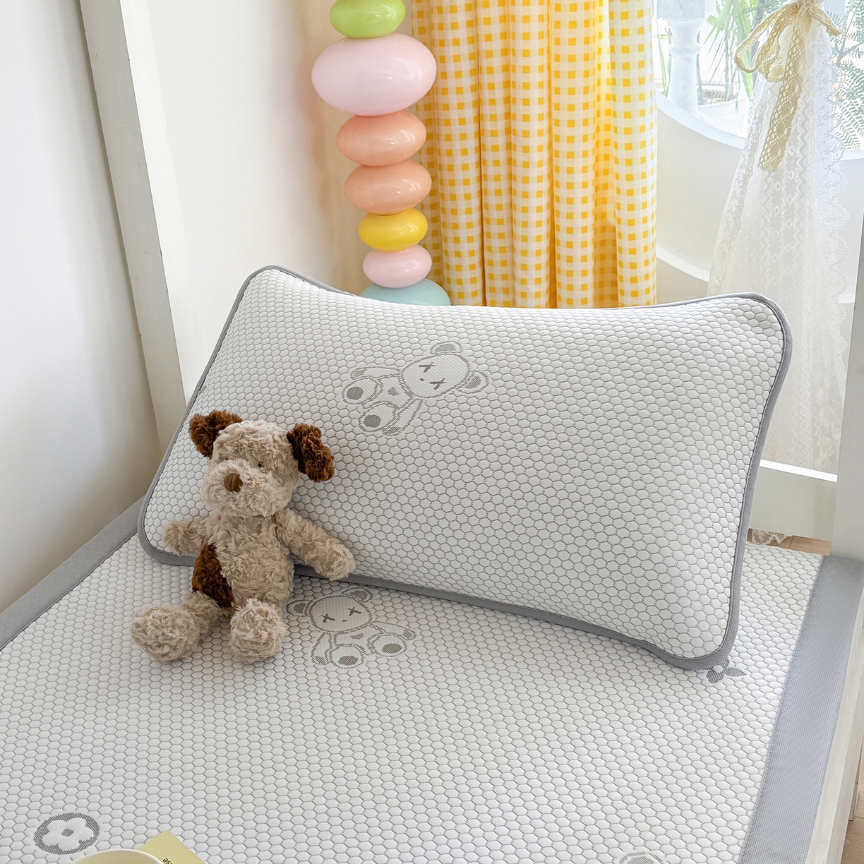 91家纺网 家纺一手货源 找家纺 奇丝雅 2026新款夏季A类冰豆豆凉席冰丝凉席家用冰丝席可机洗水洗单人学生宿舍上下铺寝室 抱抱熊-灰