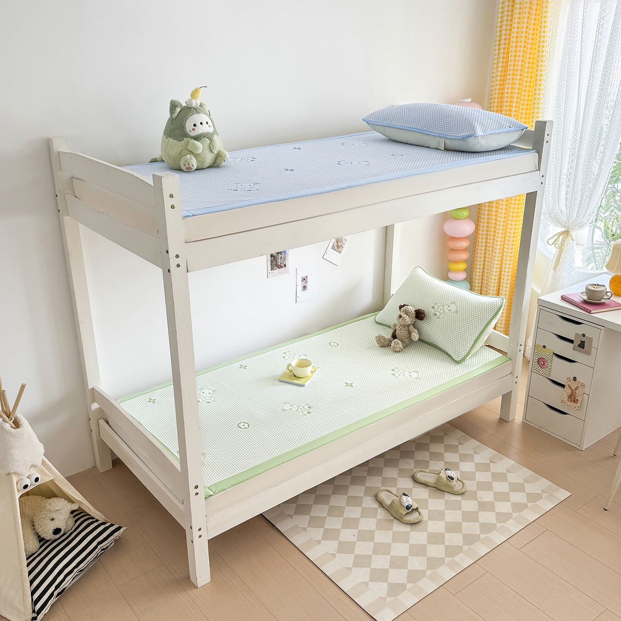 91家纺网 家纺一手货源 找家纺 奇丝雅 2026新款夏季A类冰豆豆凉席冰丝凉席家用冰丝席可机洗水洗单人学生宿舍上下铺寝室 抱抱熊-绿