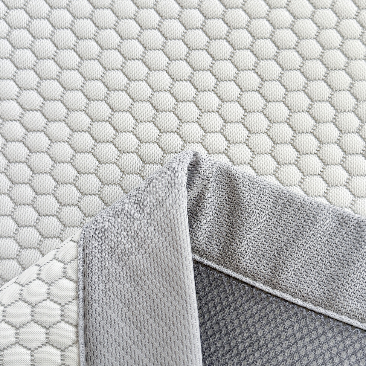 91家纺网 家纺一手货源 找家纺 奇丝雅 2026新款夏季A类冰豆豆凉席冰丝凉席家用冰丝席可机洗水洗单人学生宿舍上下铺寝室 抱抱熊-灰