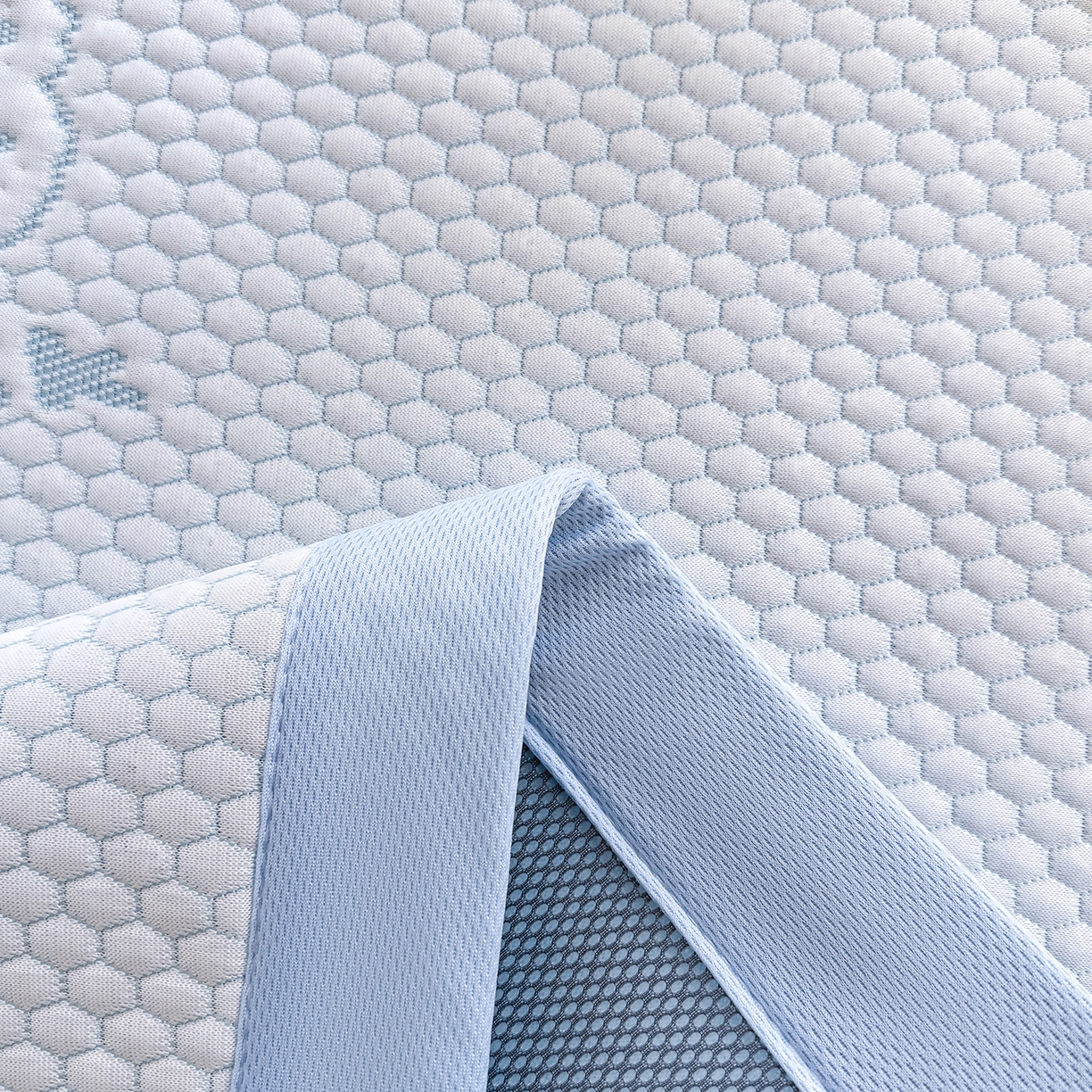 91家纺网 家纺一手货源 找家纺 奇丝雅 2026新款夏季A类冰豆豆凉席冰丝凉席家用冰丝席可机洗水洗单人学生宿舍上下铺寝室 小冰熊-蓝