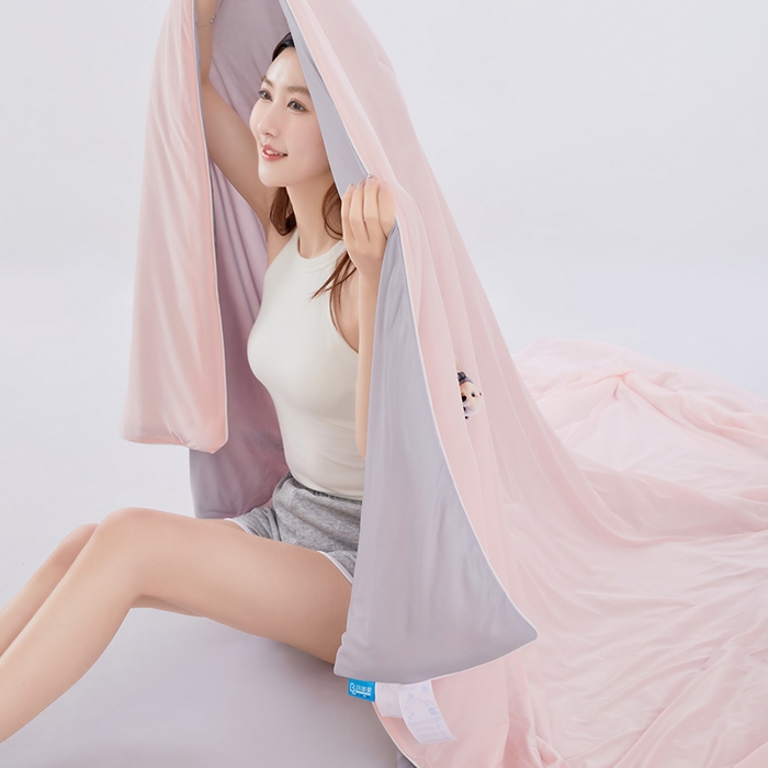 91家纺网 家纺一手货源 找家纺 VIP被业 2026新款西瓜凉感丝夏被夏凉被空调被 浅藕粉