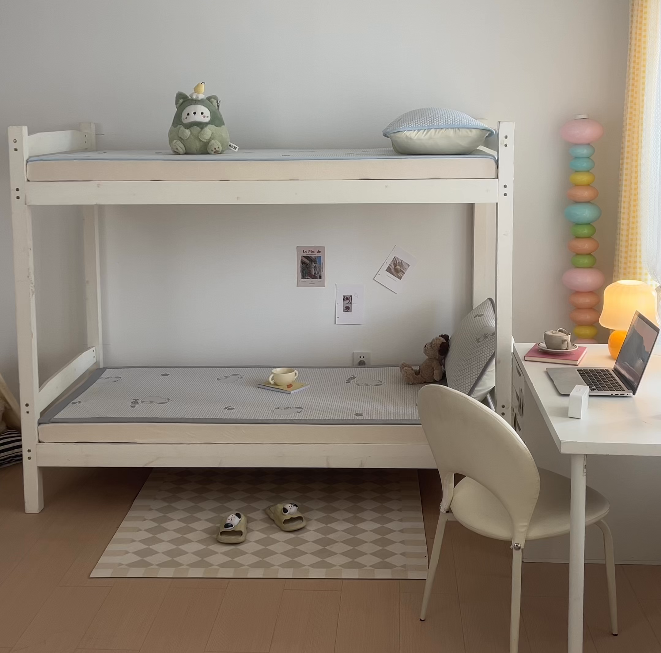 91家纺网 家纺一手货源 找家纺 奇丝雅 2026新款夏季A类冰豆豆凉席冰丝凉席家用冰丝席可机洗水洗单人学生宿舍上下铺寝室 卡皮巴拉-灰