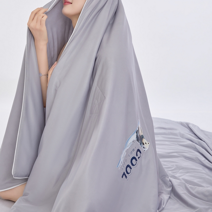 91家纺网 家纺一手货源 找家纺 VIP被业 2026新款西瓜凉感丝夏被夏凉被空调被 时光灰