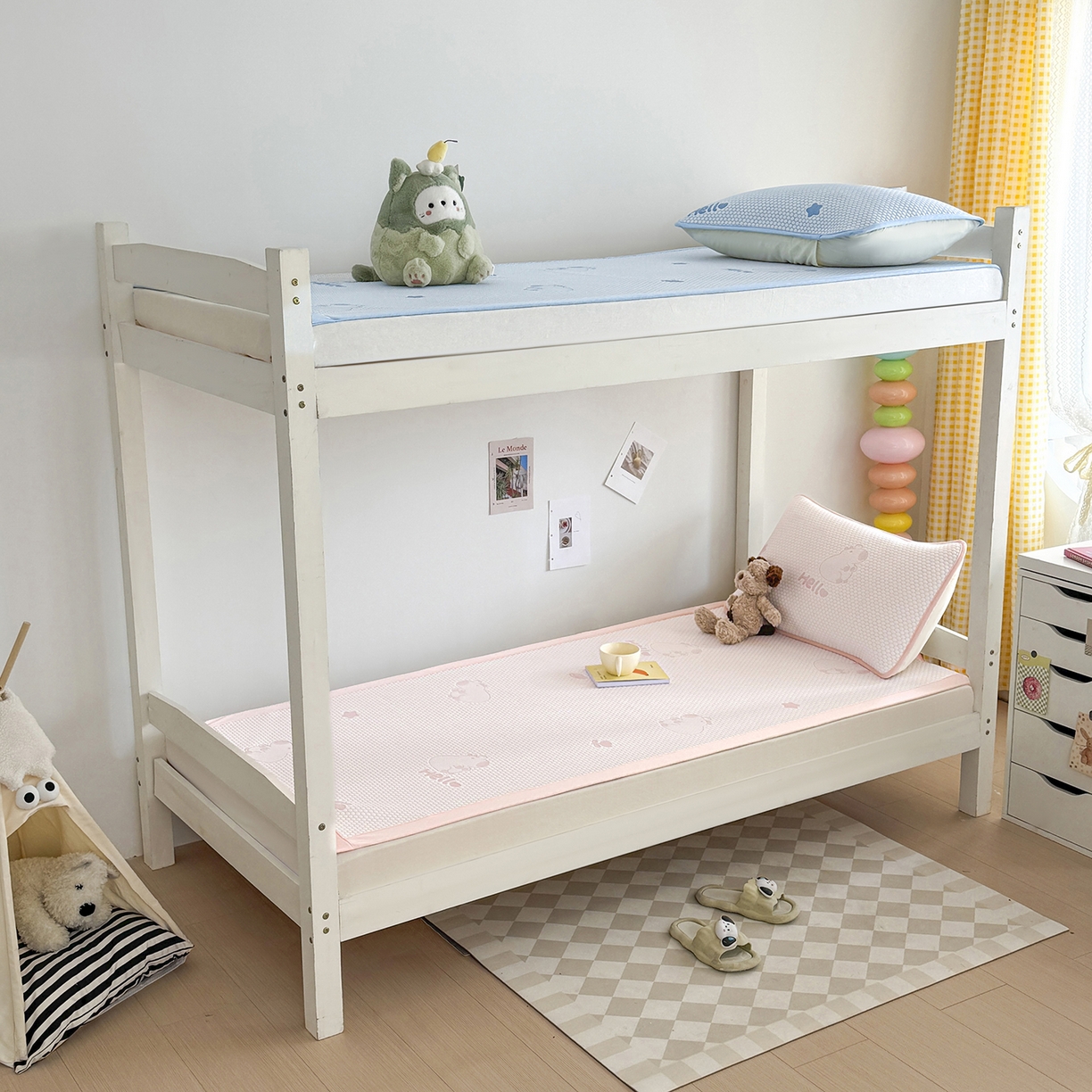 91家纺网 家纺一手货源 找家纺 奇丝雅 2026新款夏季A类冰豆豆凉席冰丝凉席家用冰丝席可机洗水洗单人学生宿舍上下铺寝室 卡皮巴拉-粉