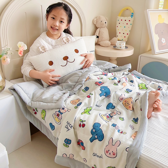 91家纺网 家纺一手货源 找家纺 吉咪兔家纺 2024年新款水洗棉儿童夏凉被婴儿空调被宝宝幼儿园专用大豆芯夏季薄款小被子 动物聚会