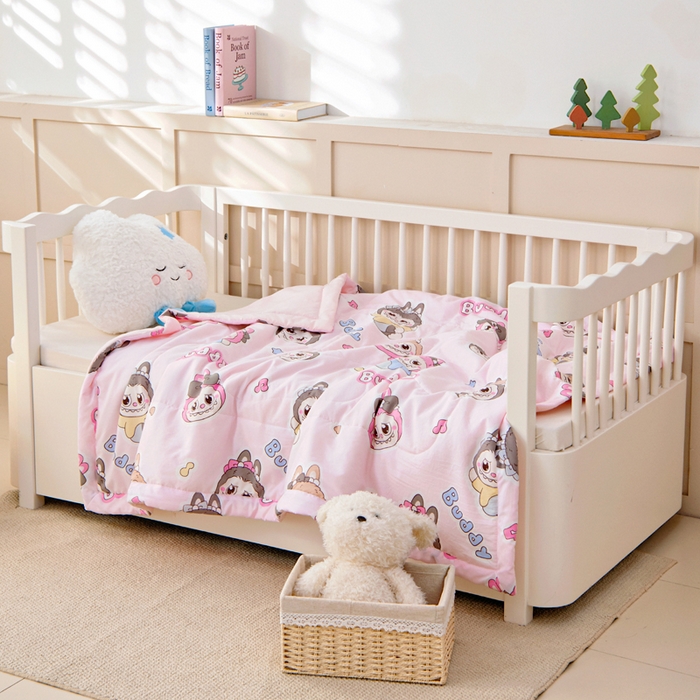 91家纺网 家纺一手货源 找家纺 吉咪兔家纺 2024年新款水洗棉儿童夏凉被婴儿空调被宝宝幼儿园专用大豆芯夏季薄款小被子 梦幻精灵-粉