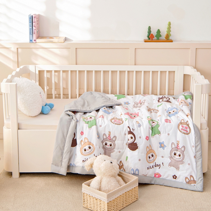 91家纺网 家纺一手货源 找家纺 吉咪兔家纺 2024年新款水洗棉儿童夏凉被婴儿空调被宝宝幼儿园专用大豆芯夏季薄款小被子 梦幻精灵-灰