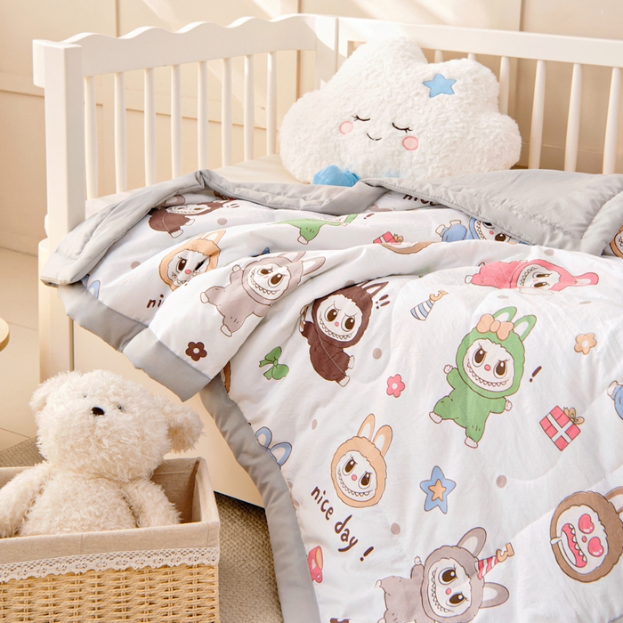 91家纺网 家纺一手货源 找家纺 吉咪兔家纺 2024年新款水洗棉儿童夏凉被婴儿空调被宝宝幼儿园专用大豆芯夏季薄款小被子 梦幻精灵-灰