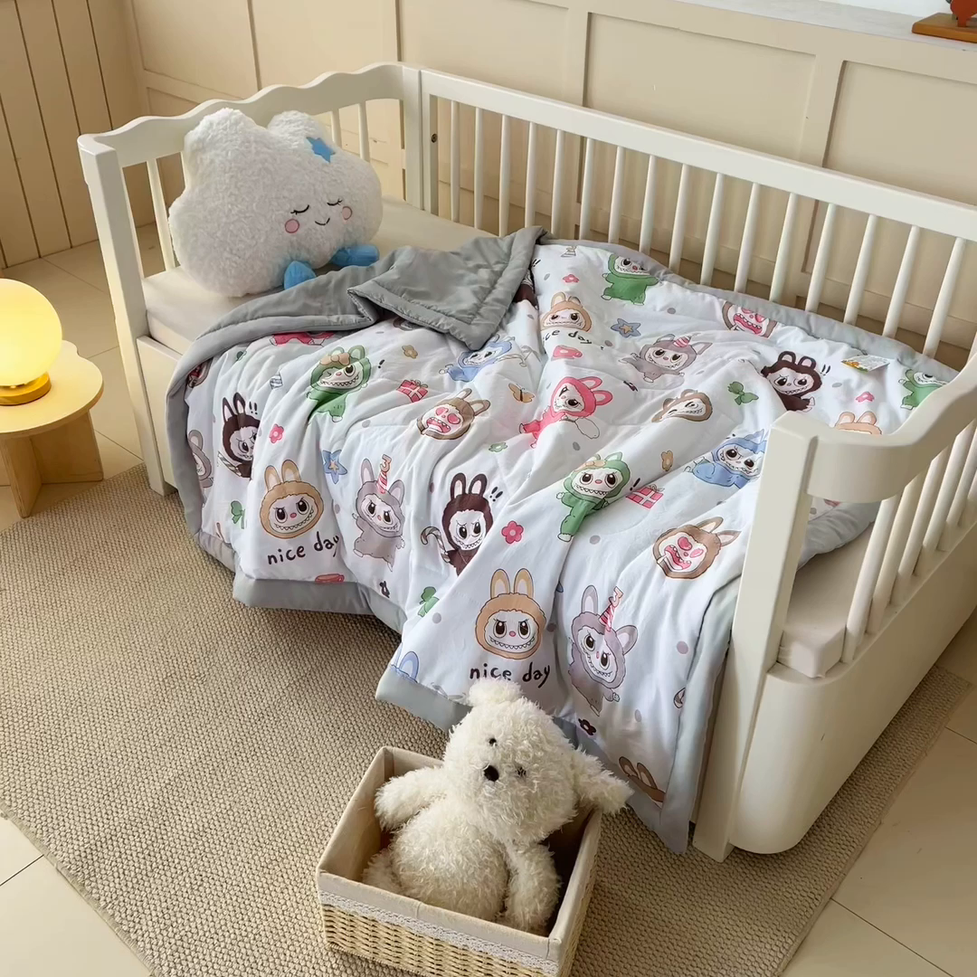 91家纺网 家纺一手货源 找家纺 吉咪兔家纺 2024年新款水洗棉儿童夏凉被婴儿空调被宝宝幼儿园专用大豆芯夏季薄款小被子 梦幻精灵-灰