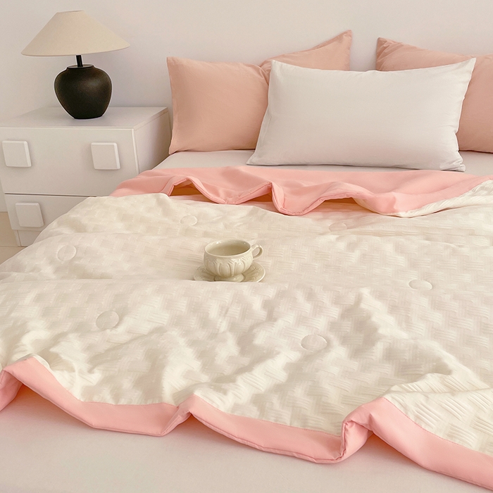 91家纺网 家纺一手货源 找家纺 VIP被业 2026新款A类无印风格棉花夏被夏凉被水洗棉针织棉凉感空调被 冰莓粉