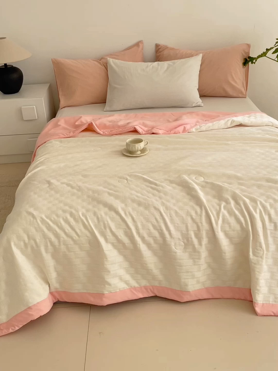 91家纺网 家纺一手货源 找家纺 VIP被业 2026新款A类无印风格棉花夏被夏凉被水洗棉针织棉凉感空调被 冰莓粉