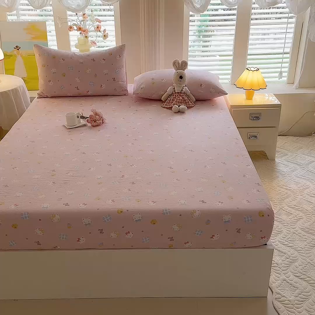 91家纺网 家纺一手货源 找家纺 九诺家纺 2026春夏新款丝柔棉小清新单床笠床罩保护套床笠单件床笠三件套 圣代甜猫粉