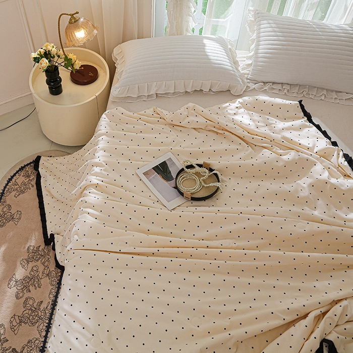 91家纺网 家纺一手货源 找家纺 薇玛仕 2026新款韩版宽边水洗棉大豆夏被赫本风亲肤柔软夏季薄被子 赫本-波点