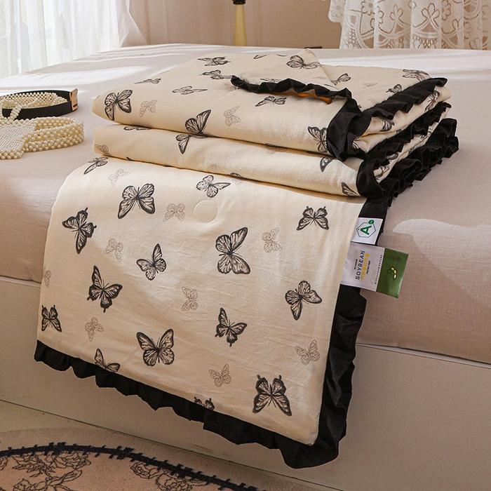 91家纺网 家纺一手货源 找家纺 薇玛仕 2026新款韩版宽边水洗棉大豆夏被赫本风亲肤柔软夏季薄被子 赫本-蝴蝶