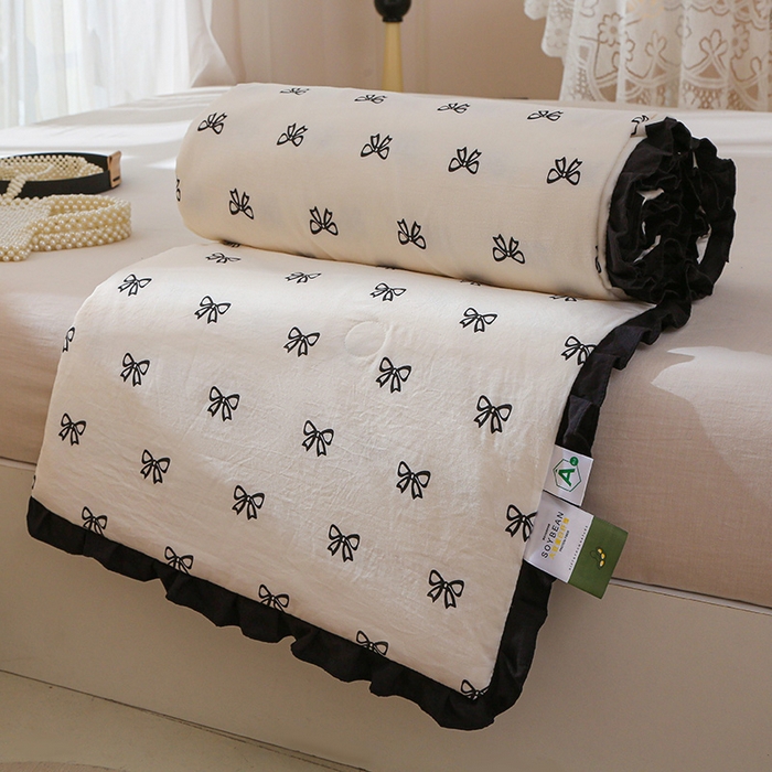 91家纺网 家纺一手货源 找家纺 薇玛仕 2026新款韩版宽边水洗棉大豆夏被赫本风亲肤柔软夏季薄被子 赫本-蝴蝶结