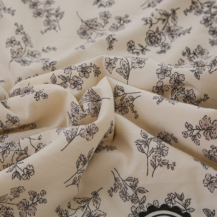 91家纺网 家纺一手货源 找家纺 薇玛仕 2026新款韩版宽边水洗棉大豆夏被赫本风亲肤柔软夏季薄被子 赫本-镜中花