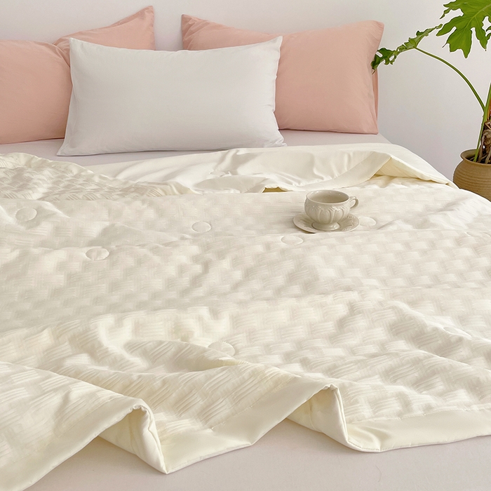 91家纺网 家纺一手货源 找家纺 VIP被业 2026新款A类无印风格棉花夏被夏凉被水洗棉针织棉凉感空调被 奶盖白