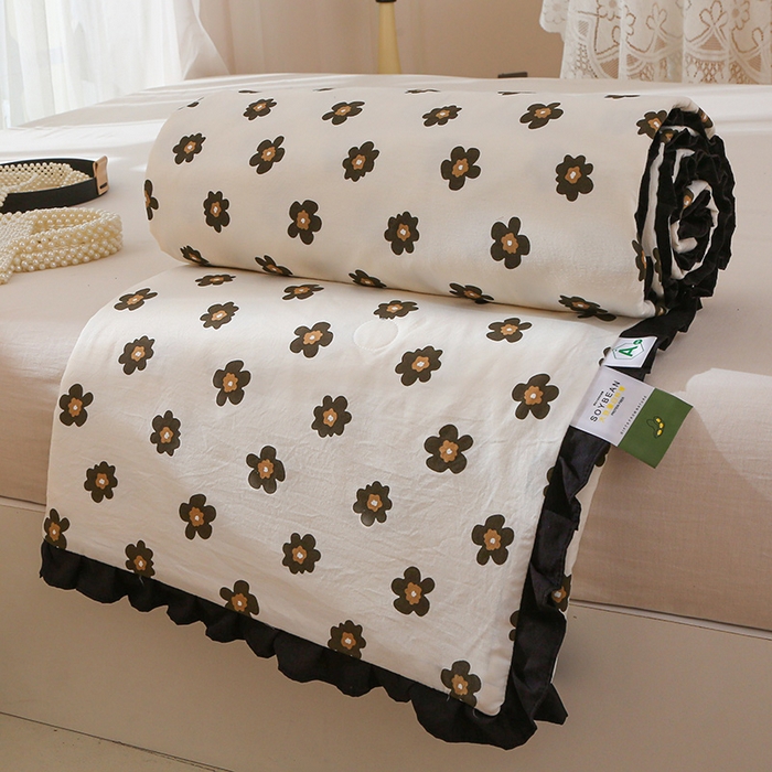 91家纺网 家纺一手货源 找家纺 薇玛仕 2026新款韩版宽边水洗棉大豆夏被赫本风亲肤柔软夏季薄被子 赫本-南薇