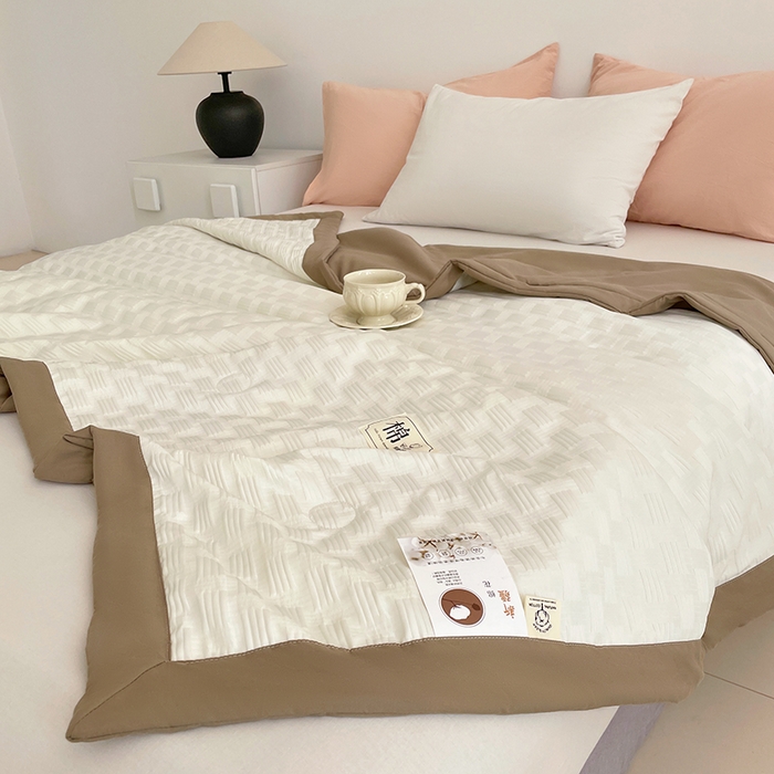 91家纺网 家纺一手货源 找家纺 VIP被业 2026新款A类无印风格棉花夏被夏凉被水洗棉针织棉凉感空调被 松露咖