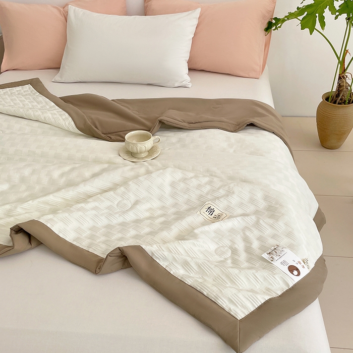 91家纺网 家纺一手货源 找家纺 VIP被业 2026新款A类无印风格棉花夏被夏凉被水洗棉针织棉凉感空调被 松露咖