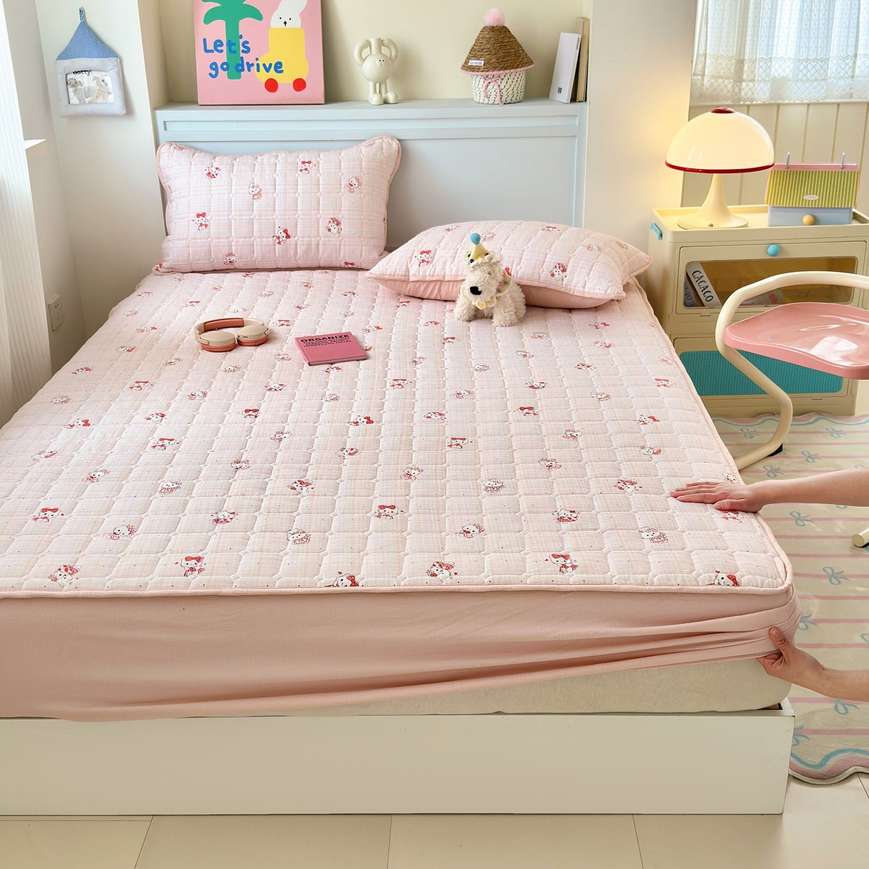 91家纺网 家纺一手货源 找家纺 丽美人家纺 2026新款双层皱皱纱大豆夹棉床笠单床笠床笠单件 JM粉格猫咪