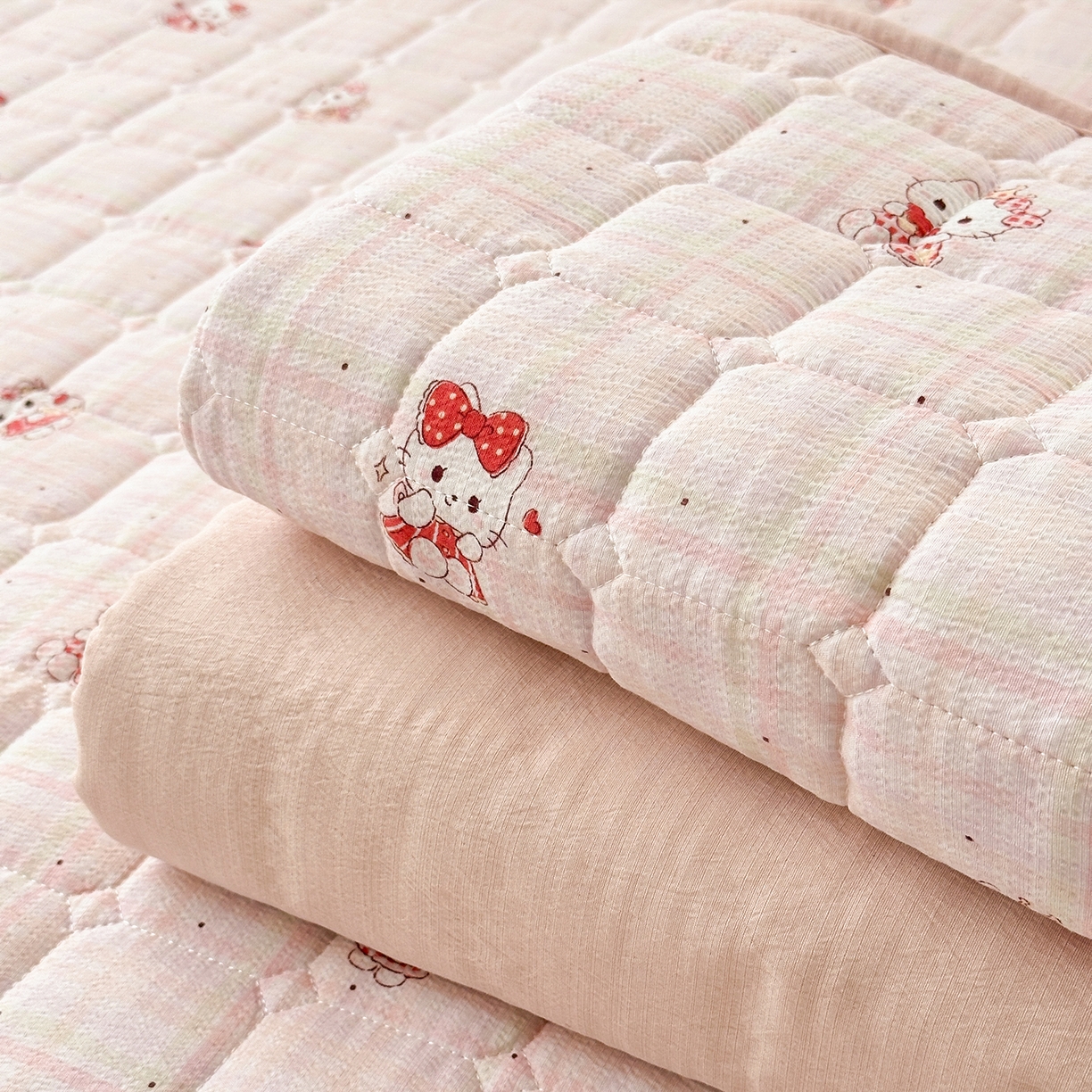 91家纺网 家纺一手货源 找家纺 丽美人家纺 2026新款双层皱皱纱大豆夹棉床笠单床笠床笠单件 JM粉格猫咪