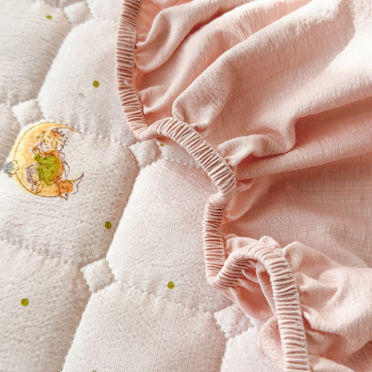 91家纺网 家纺一手货源 找家纺 丽美人家纺 2026新款双层皱皱纱大豆夹棉床笠单床笠床笠单件 JM月境骑踪