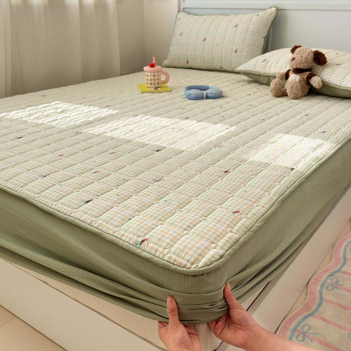 91家纺网 家纺一手货源 找家纺 丽美人家纺 2026新款双层皱皱纱大豆夹棉床笠单床笠床笠单件 JM腊肠狗