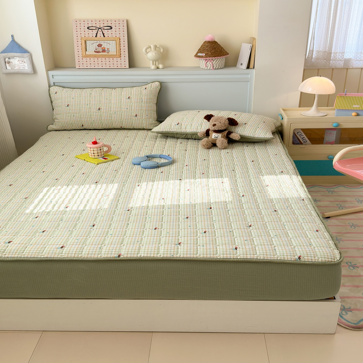 91家纺网 家纺一手货源 找家纺 丽美人家纺 2026新款双层皱皱纱大豆夹棉床笠单床笠床笠单件 JM腊肠狗