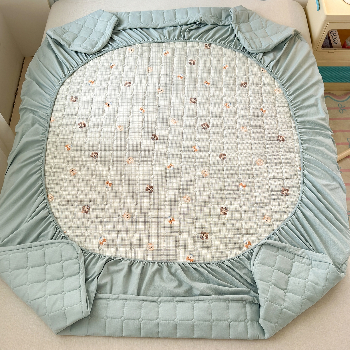 91家纺网 家纺一手货源 找家纺 丽美人家纺 2026新款双层皱皱纱大豆夹棉床笠单床笠床笠单件 JM格仔萌宠