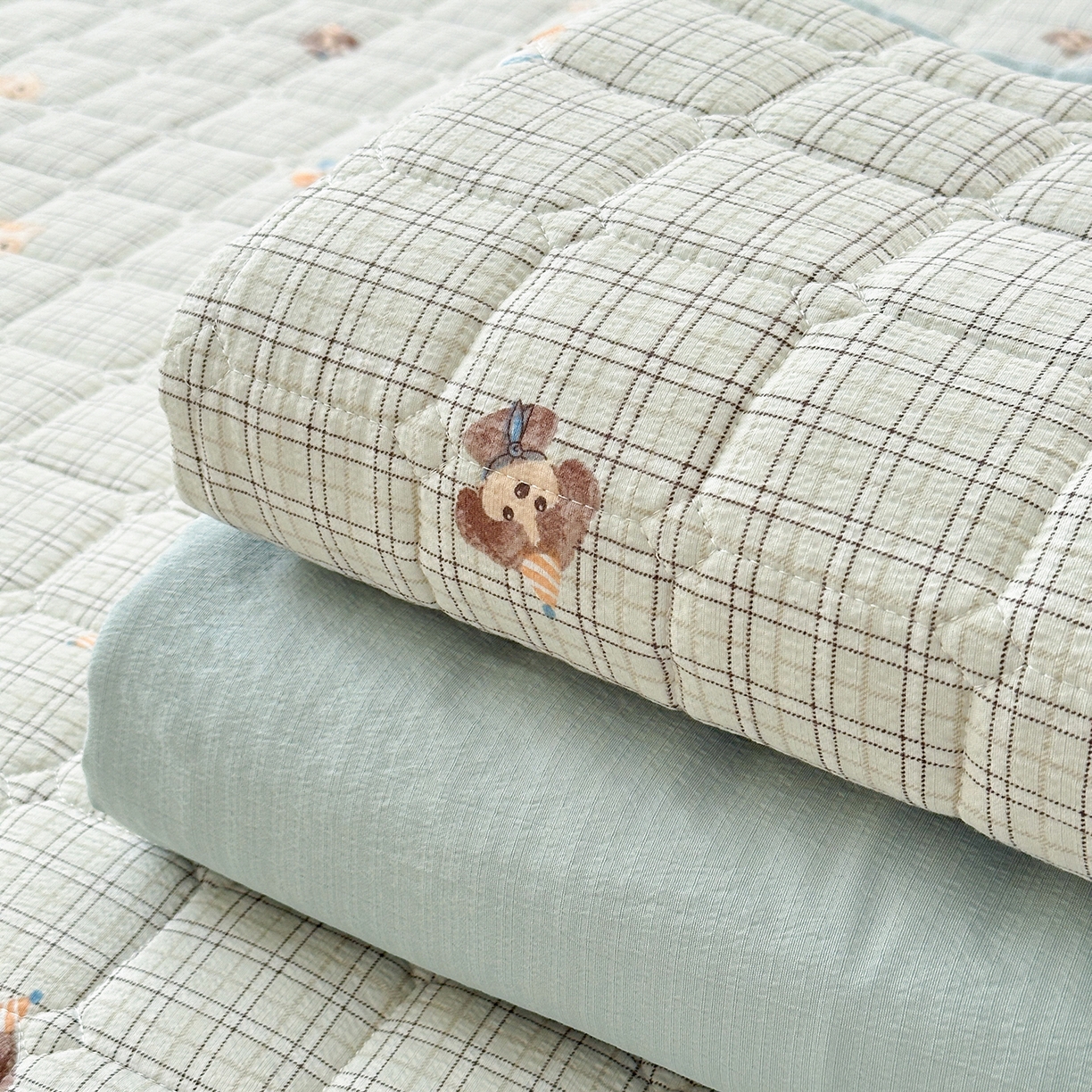 91家纺网 家纺一手货源 找家纺 丽美人家纺 2026新款双层皱皱纱大豆夹棉床笠单床笠床笠单件 JM格仔萌宠