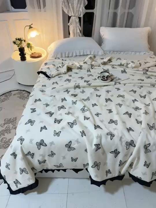 91家纺网 家纺一手货源 找家纺 薇玛仕 2026新款韩版宽边水洗棉大豆夏被赫本风亲肤柔软夏季薄被子 赫本-蝴蝶
